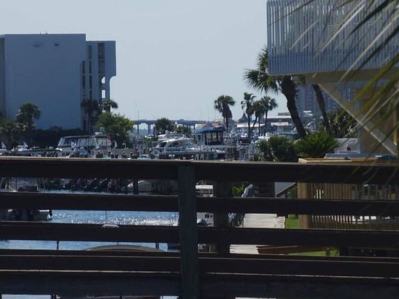 4th image of 775 Gulf Shore Dr Unit 1005