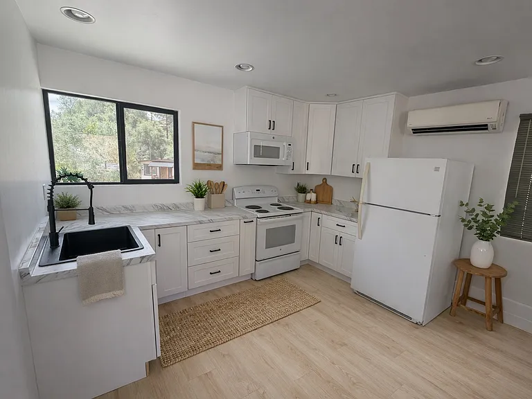 901 S Live Oak Park Rd #B — Photo 1