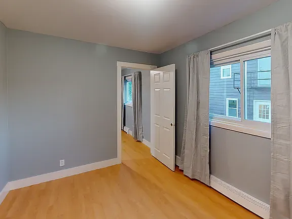 11 Viall — Photo 2