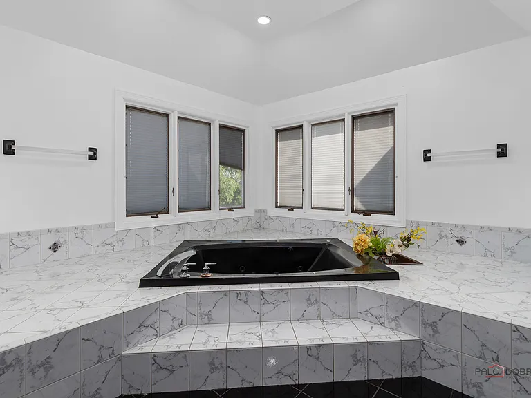 14 Pentwater Dr — Photo 22