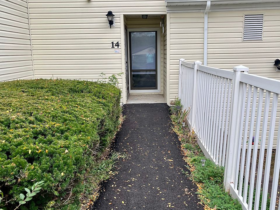 Driveway enterance