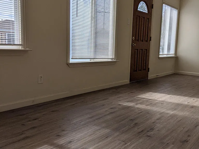 4525 Cypress Ave — Photo 3