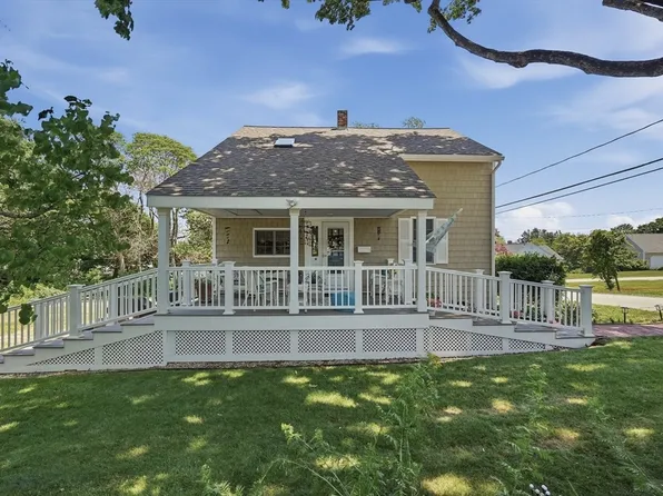 61 Houlton St, Swansea, MA 02777