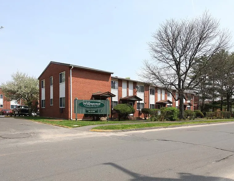 Willowcrest — Photo 2