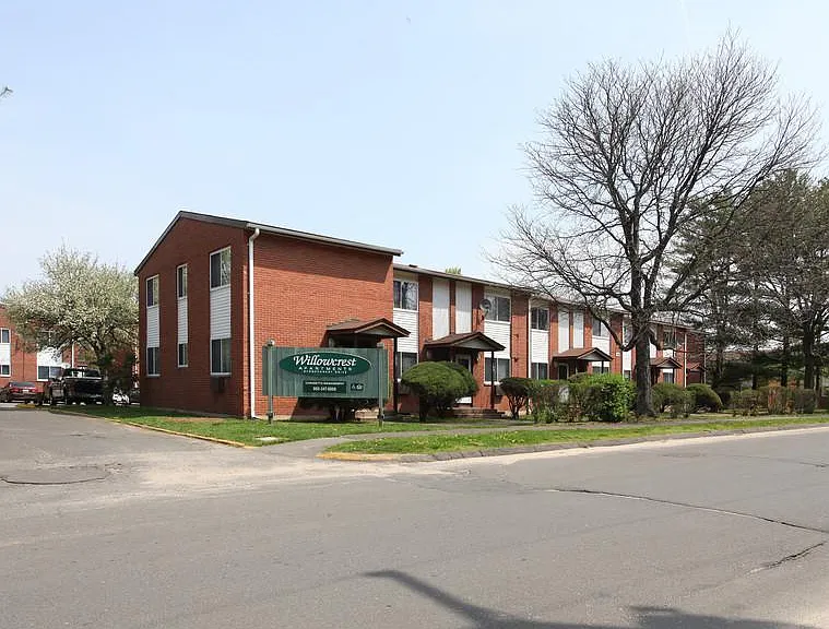 Willowcrest — Photo 2