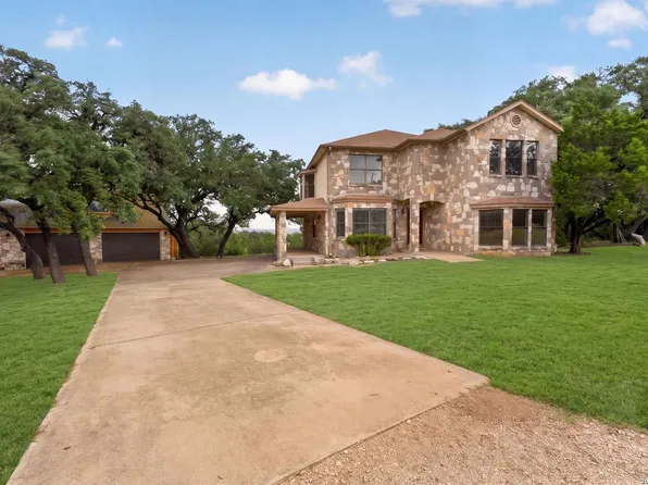 988 SUMMIT RD, Lakehills, TX 78063