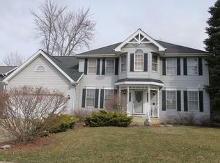 2120 Aspen Dr, Algonquin, IL 60102
