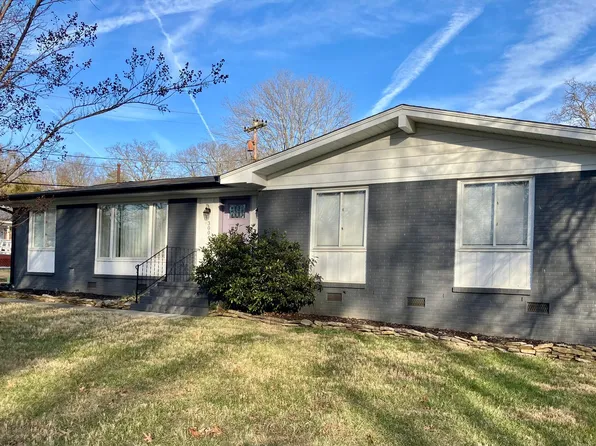 3004 Nathanael Rd, Greensboro, NC 27408