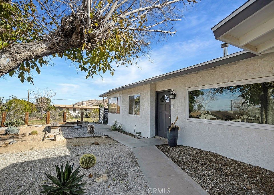 1st image of 61537 Valley View Dr