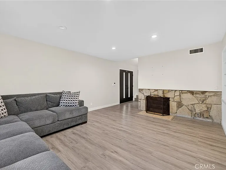 23547 Decorah Rd — Photo 8