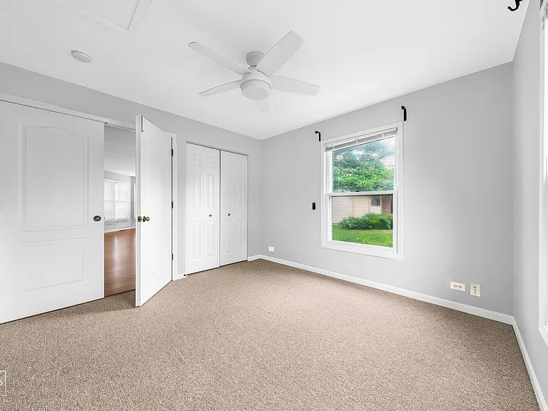 98 Willow Pkwy #98 — Photo 12