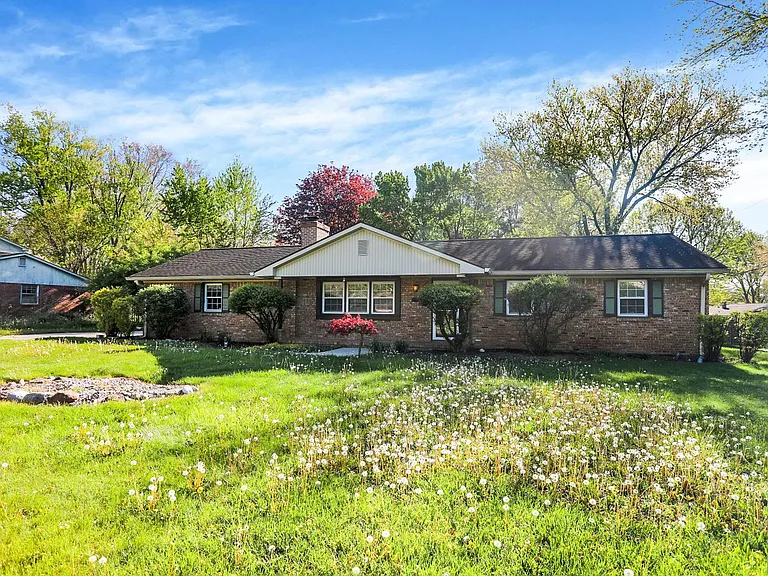 9803 Lakewood Dr W — Photo 35