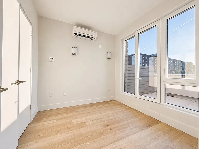 91 Bruckner Blvd #701 — Photo 2