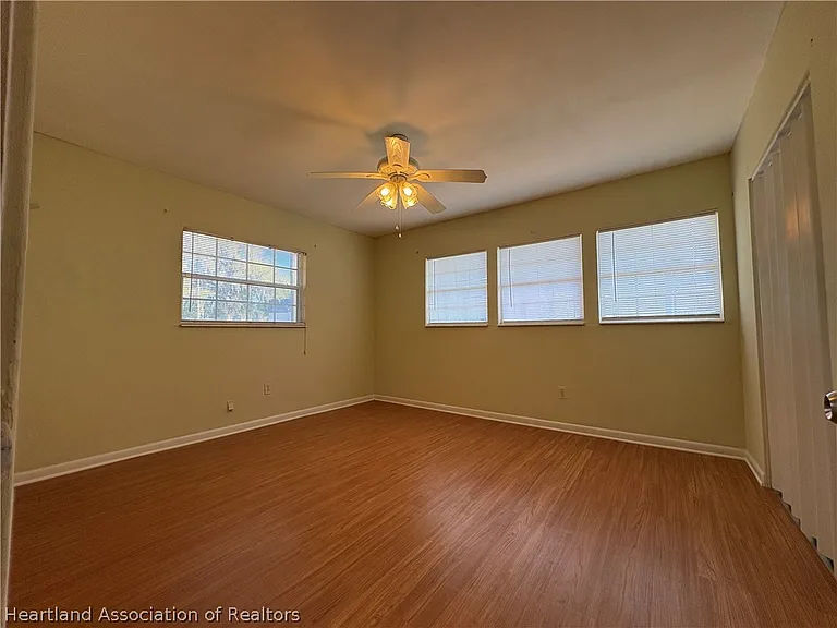 401 E Main St — Photo 17