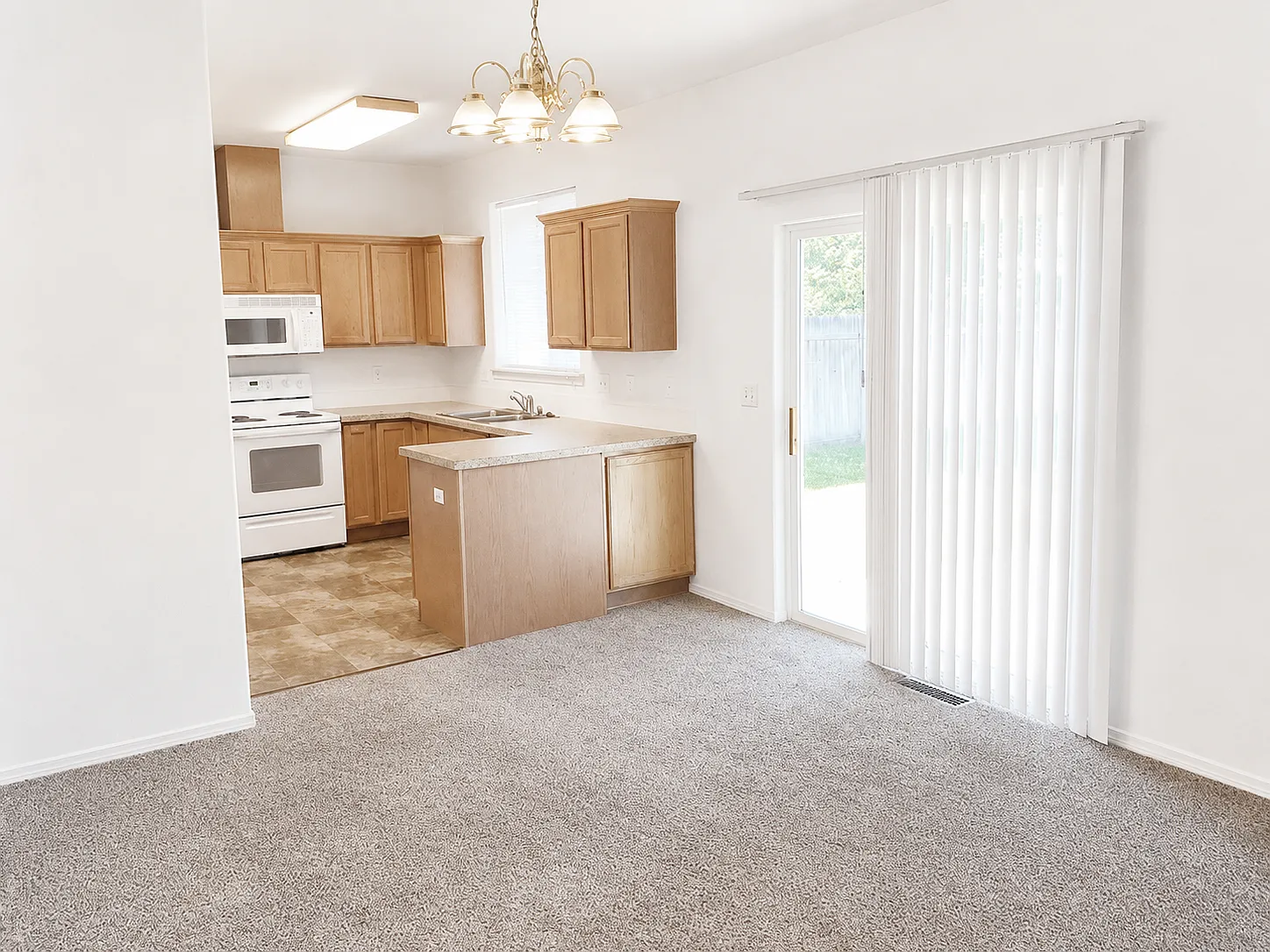 3 bed, 1261 sqft, $2,295 — Photo 2
