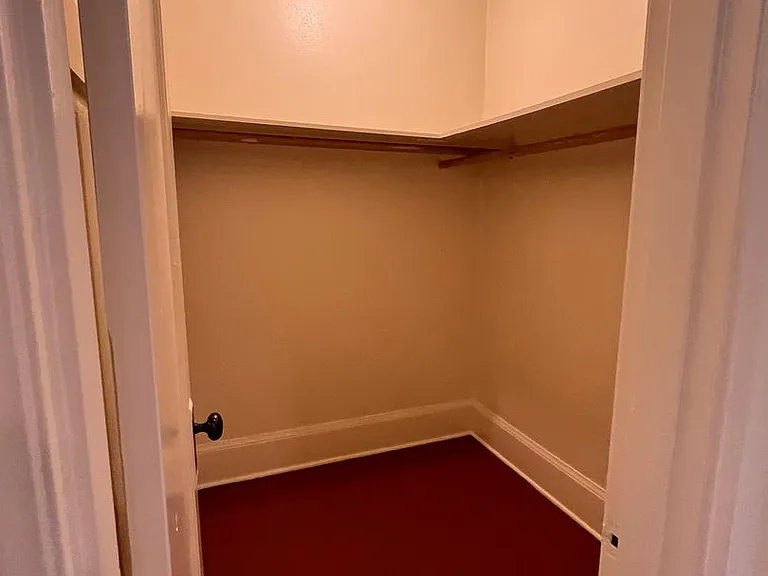 Lownsdale Apartments — Photo 5