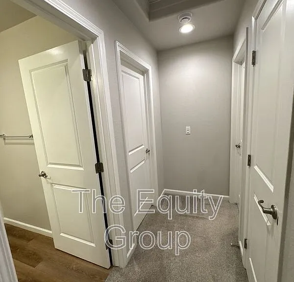 414 S Summit St #103 — Photo 15