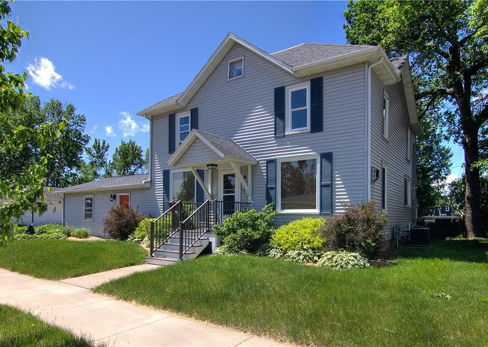 416 Woodward Avenue, Chippewa Falls, WI 54729 Zillow