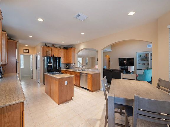 Great size kitchen features All new Kitchen Aid appliances, dual ovens, lots of storage and counter space.