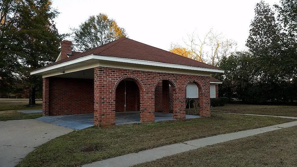 3 bed, $1,995 — Photo 3