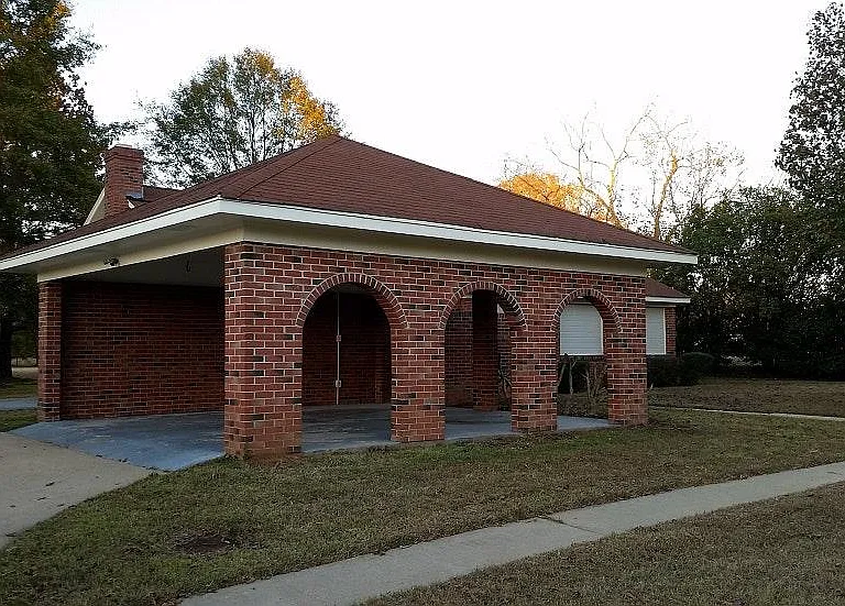 824 Madison Ave — Photo 2