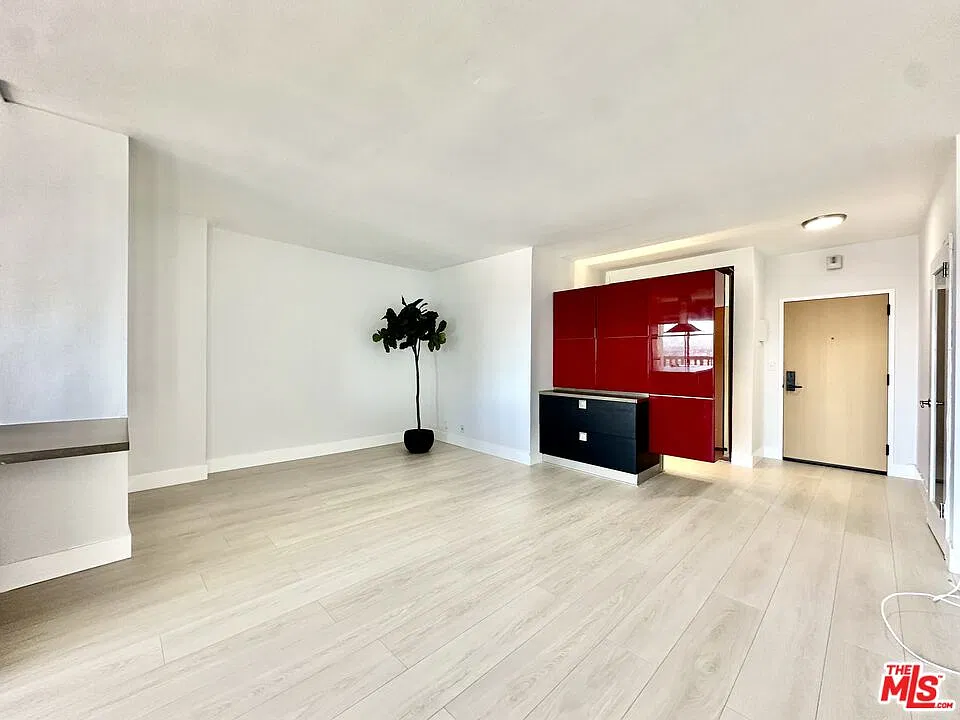 Studio, 1.0 bath, 613 sqft, $3,995 — Photo 2