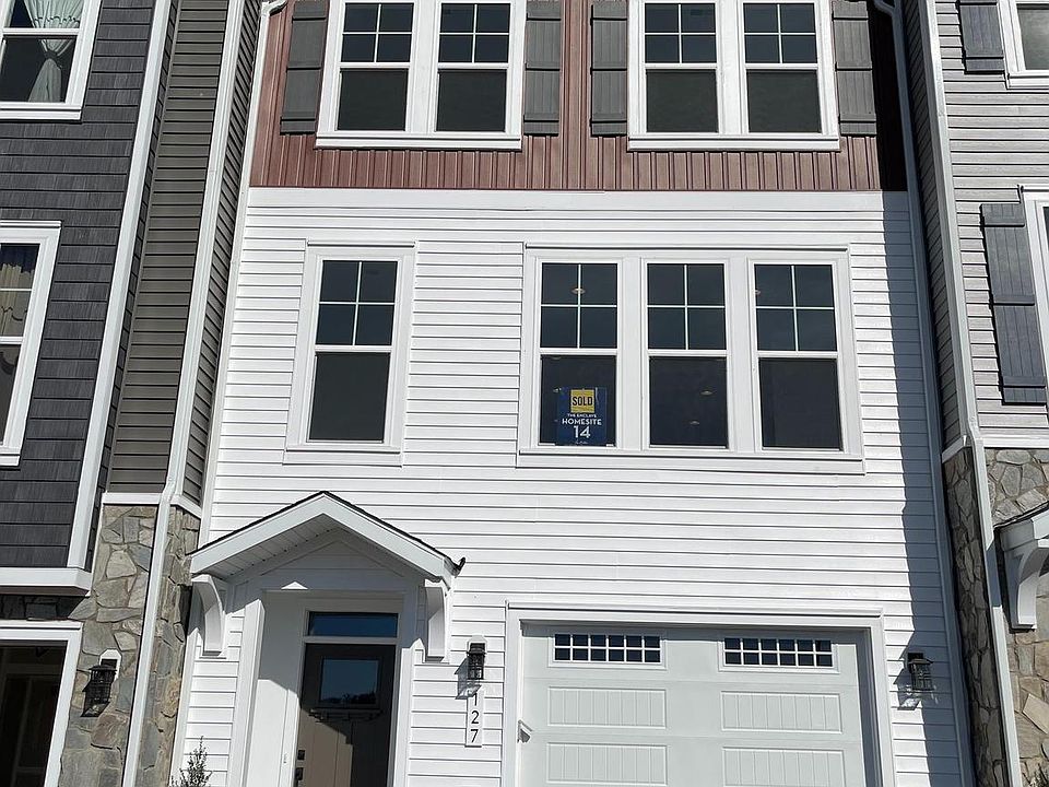 1st image of 127 Wake Robin Ct