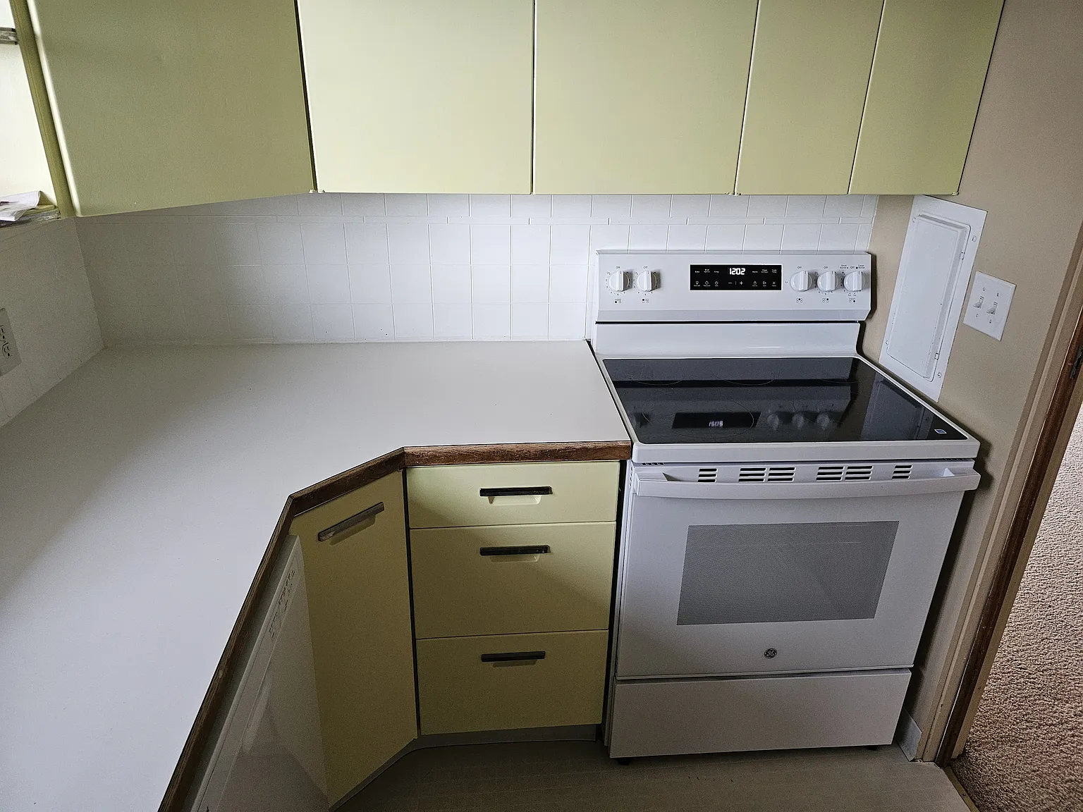 2 bed, 850 sqft, $1,750 — Photo 2