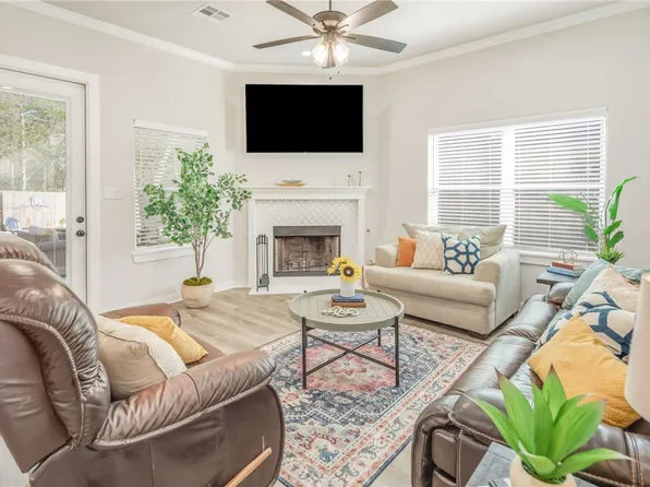 1606 Briscoe Manor Ct, College Station, TX 77845