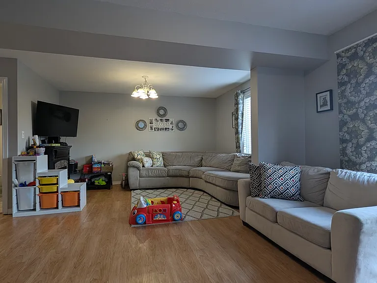 69 Jonathon Ct — Photo 2