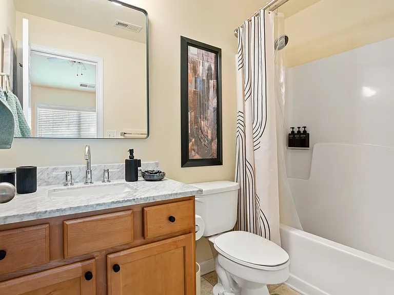 Pecan Knoll Dr — Photo 33