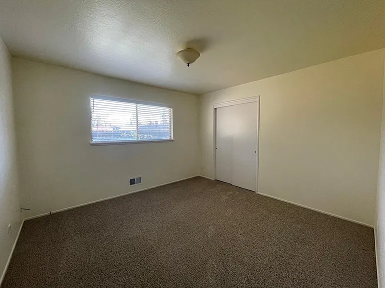 9236 Holland Ave — Photo 8