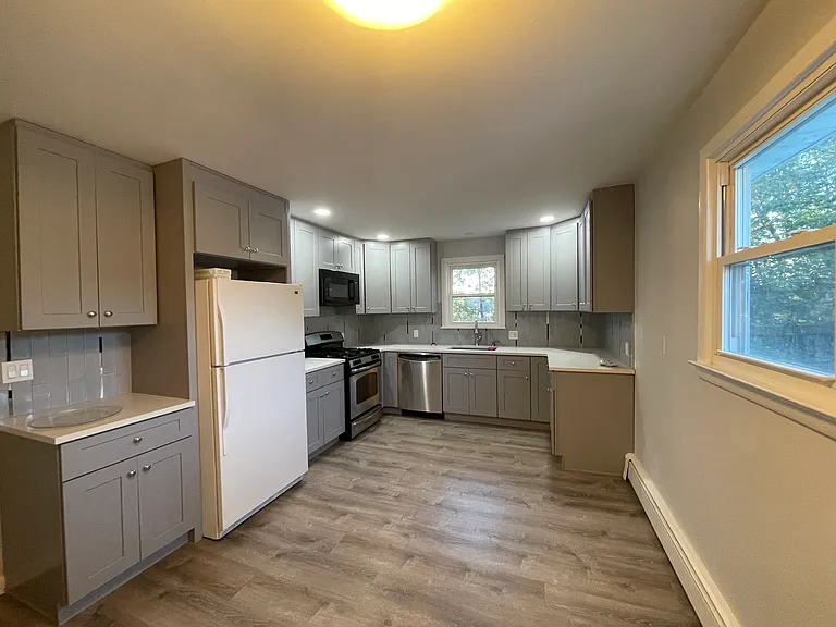 1198 Saw Mill River Rd #1 — Photo 3