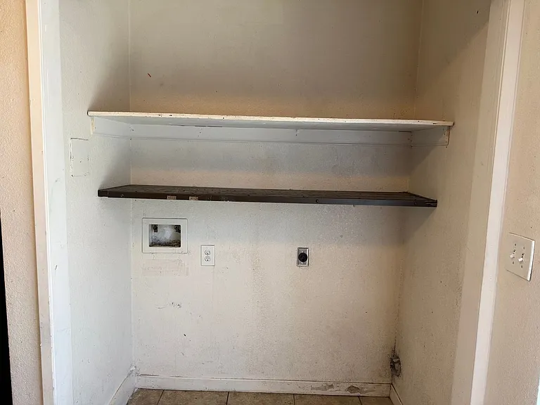 1122 N Thesta St — Photo 9