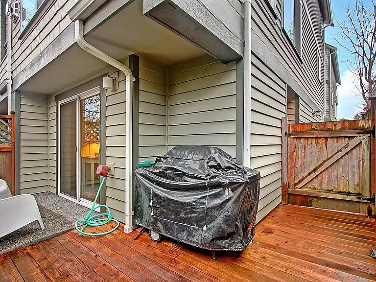 9501 Roosevelt Way NE #C — Photo 3