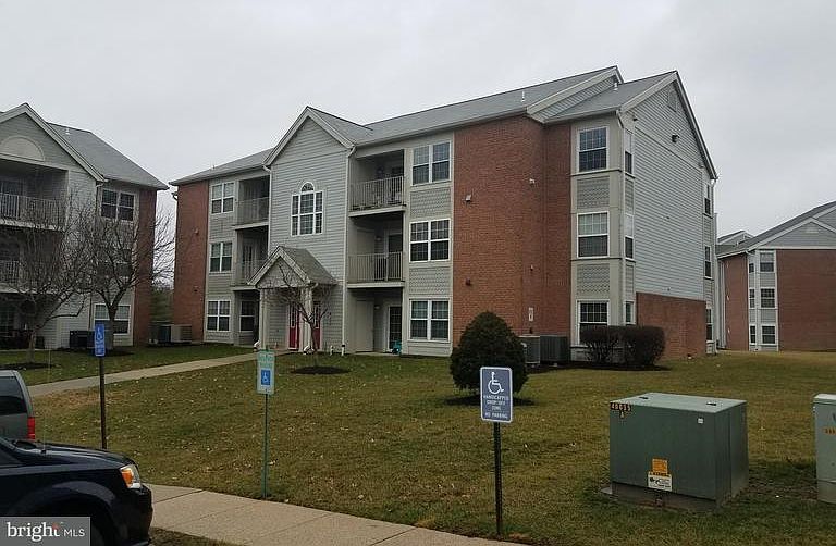 1st image of 308 Blue Water Ct Unit 101
