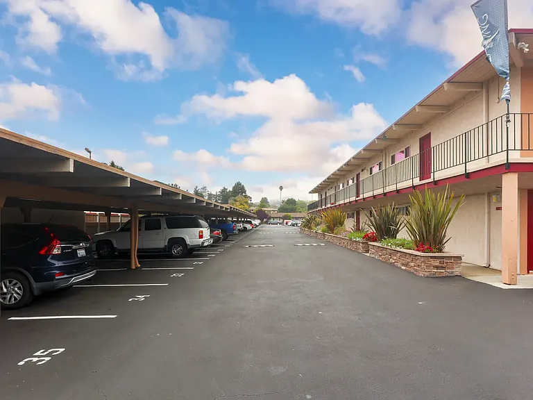 Plum Street Garden Apartments 501 Plum St Capitola, CA 95010 — Photo 19