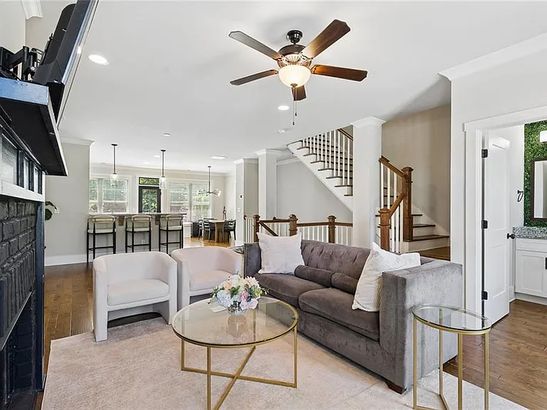 2424 Misty Hollow Pl — Photo 6