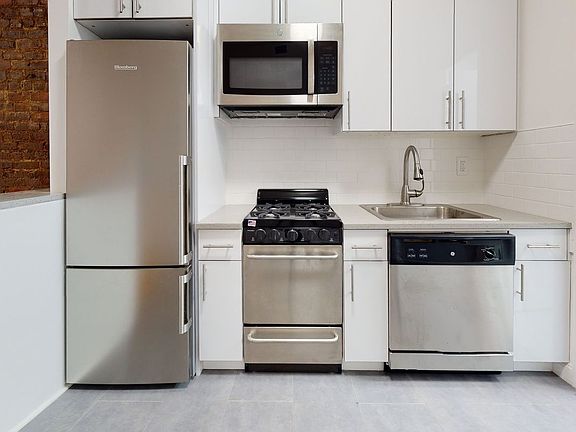 5th image of 224 E 81st St APT 1C