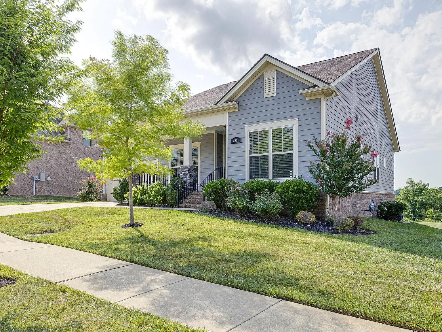 3 bed, 2601 sqft, $3,750 — Photo 3