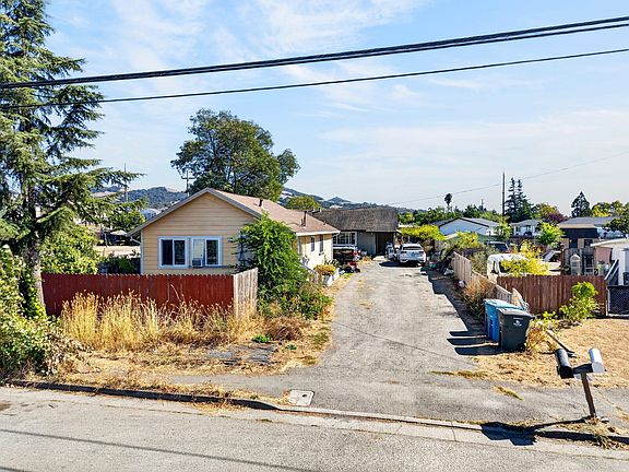 3rd image of 814 Aston Ave