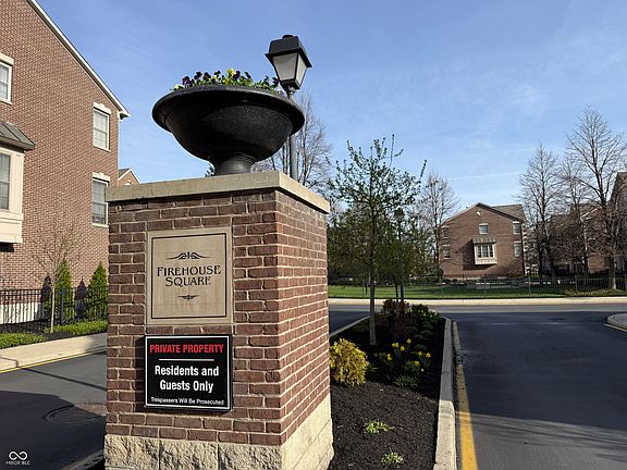 3rd image of 354 E Ohio St