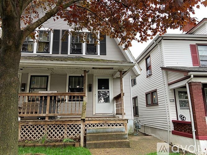 1st image of 825 Carlisle Ave #825