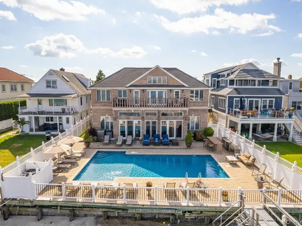 51 Bay Street, East Atlantic Beach, NY 11561