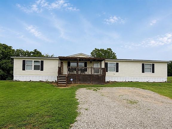 3rd image of 355728 Oak Springs Dr