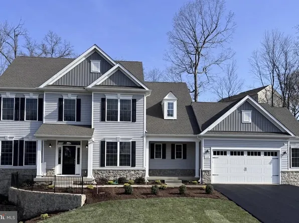 112 Whirlaway Dr, Westminster, MD 21157