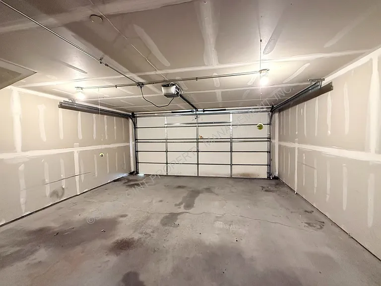 327 Olive St #C — Photo 24