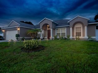 1081 SW Adventure Ln, Port Saint Lucie, FL 34953