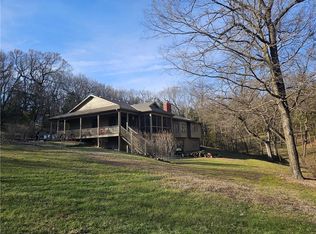 1152 N 1100th Rd, Lawrence, KS 66047