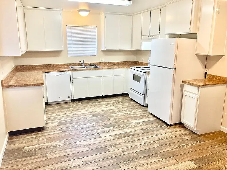 946 Cedar Street — Photo 1